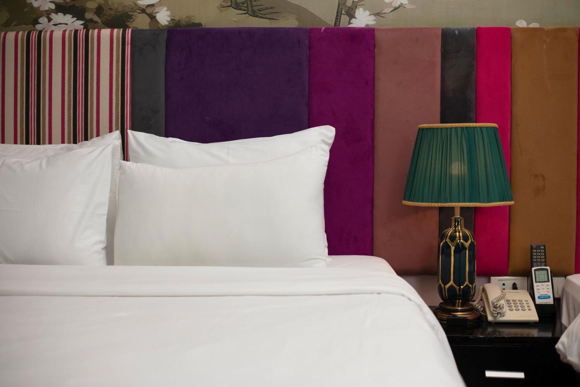 Madelise Amica Hotel And Travel Hanoi Exterior foto
